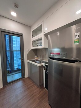 The Emerald Suites At Landmark 81,,2 star
