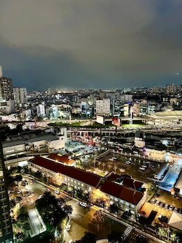 the emerald suites at landmark 81