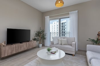 maison privee modern hideaway with canal views on yas island