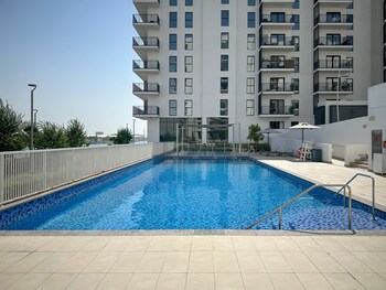 maison privee modern hideaway with canal views on yas island