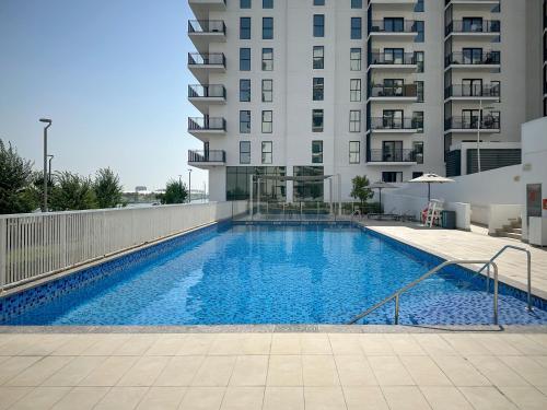 maison privee modern hideaway with canal views on yas island