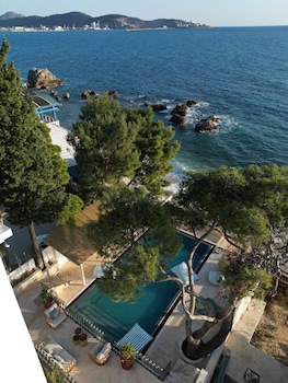 seisensi luxury beach villa