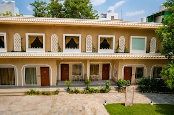 kadamb kuteer vrindavan