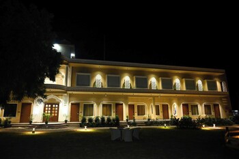 kadamb kuteer vrindavan