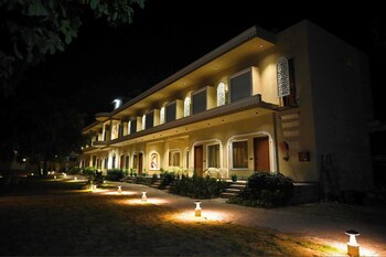 kadamb kuteer vrindavan