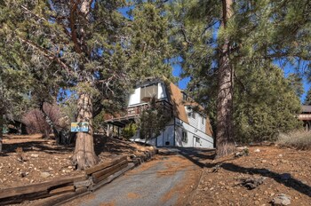 yosemite pines cabin sleeps 6
