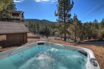 yosemite pines cabin sleeps 6