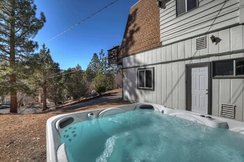 yosemite pines cabin sleeps 6
