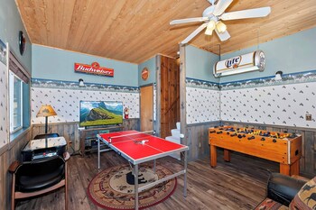 yosemite pines cabin sleeps 6