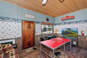 yosemite pines cabin sleeps 6