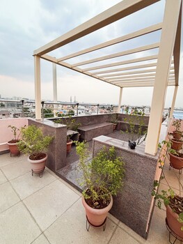 visla stay premium serviced apartment