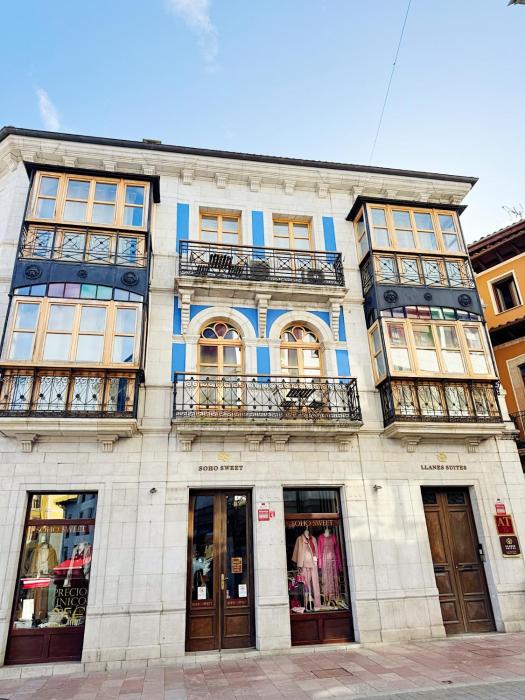 llanes suites