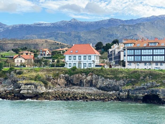 llanes suites