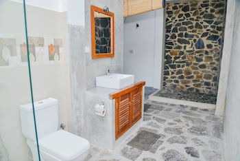 Unawatuna Nature Villa,,3 star
