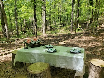 The Glamp Inn,,3 star