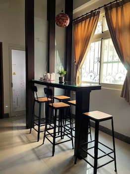 Feng Ming Home Stay,,3 star