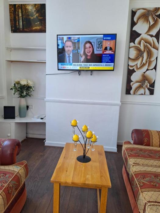 12 cornwallis lodge family room 2