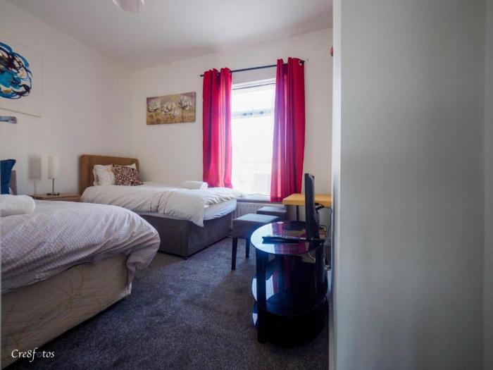 12 cornwallis lodge family room 2