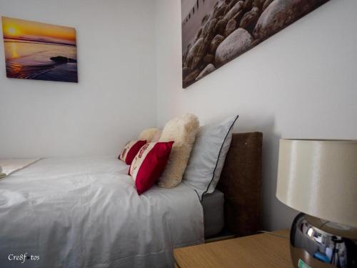 12 cornwallis lodge family room 2