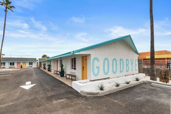 Aloha Wave,,2 star