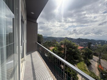 queens mount view kandy