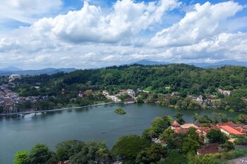 queens mount view kandy