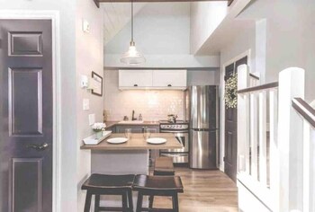 Rustic Loft At Blue,,4 star