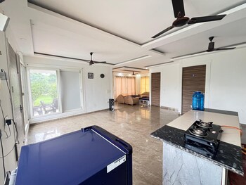 gobravo 16 3bhk farm with pool and lawn sec150 noida