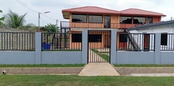 Mi Casa Tropical,,3 star