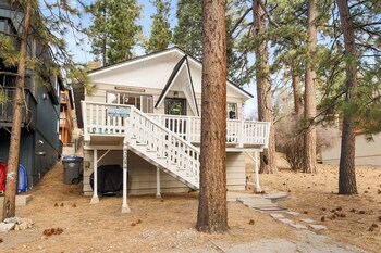 encino pines