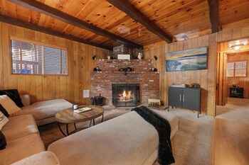 encino pines