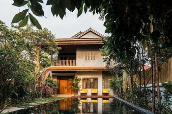 Isann Suites,,3 star