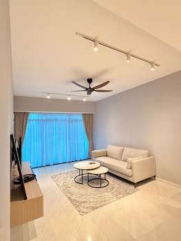eaton residence by crystal