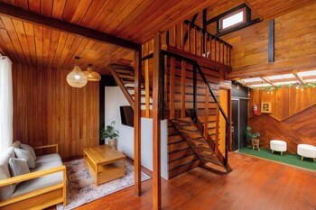 linggayoni cabin dieng
