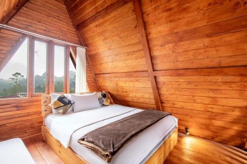 diamond cabin house