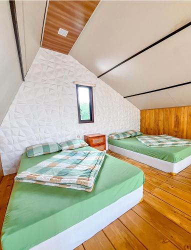 diamond cabin house