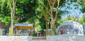 Silang Beach Resort And Diving,,3 star