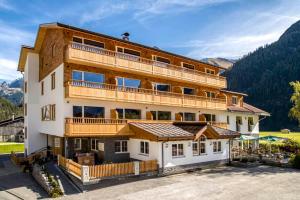 Wohlfuhlhotel Berg Heil,Elbigenalp>>Bach,4 star