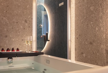 Fortunella Suites Luxury,,4 star