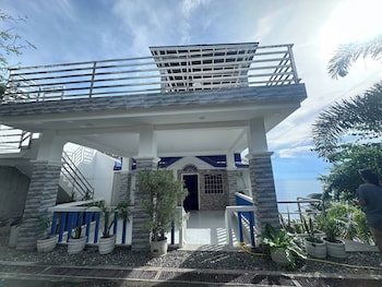 Becca's Vacation House,,2 star