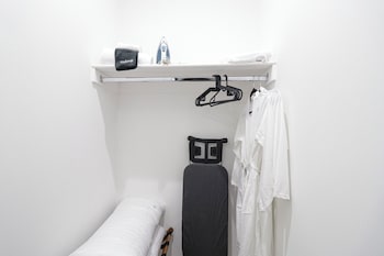 unit 3 one br with queen sofa and bed
