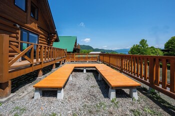 lake toya moon hills