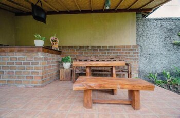 Anggrek Sari Villa,,3 star