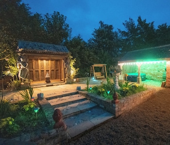 Manor Sun Retreat,,3 star