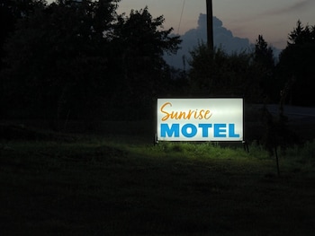 Sunrise Motel,,2 star