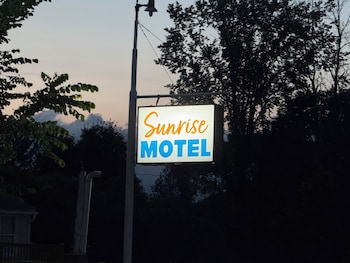 Sunrise Motel,,2 star