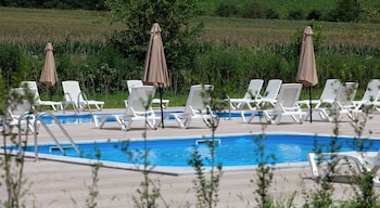 Moretoni Lake Resort,,3 star