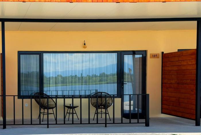 moretoni lake resort