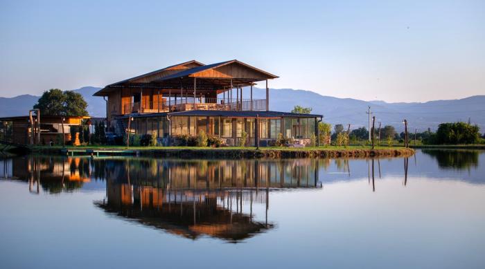 moretoni lake resort