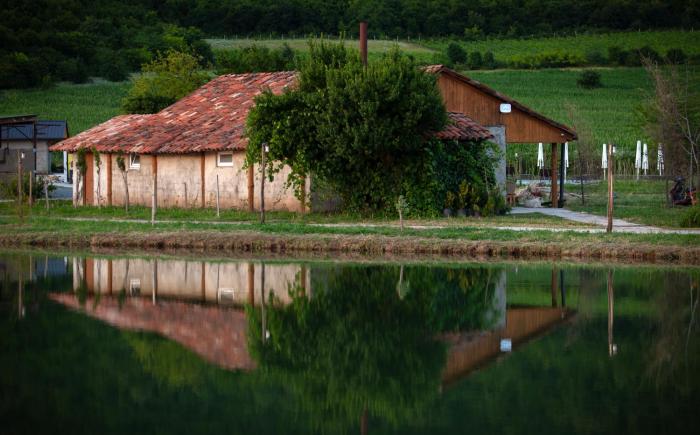 moretoni lake resort